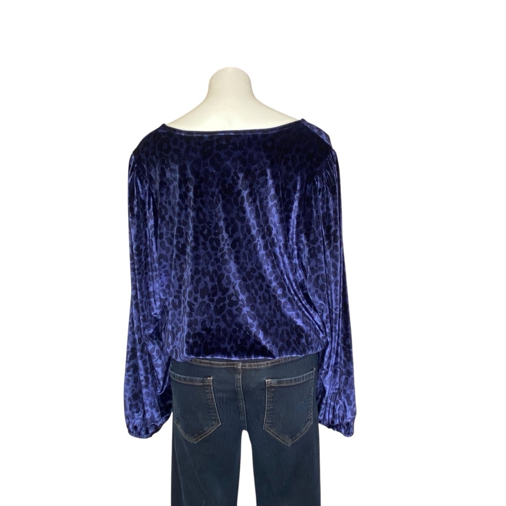 TORRID Velvet Bodysuit Leopard Animal Print Long Sleeve V Neck Blue Size 4 - Picture 8 of 16